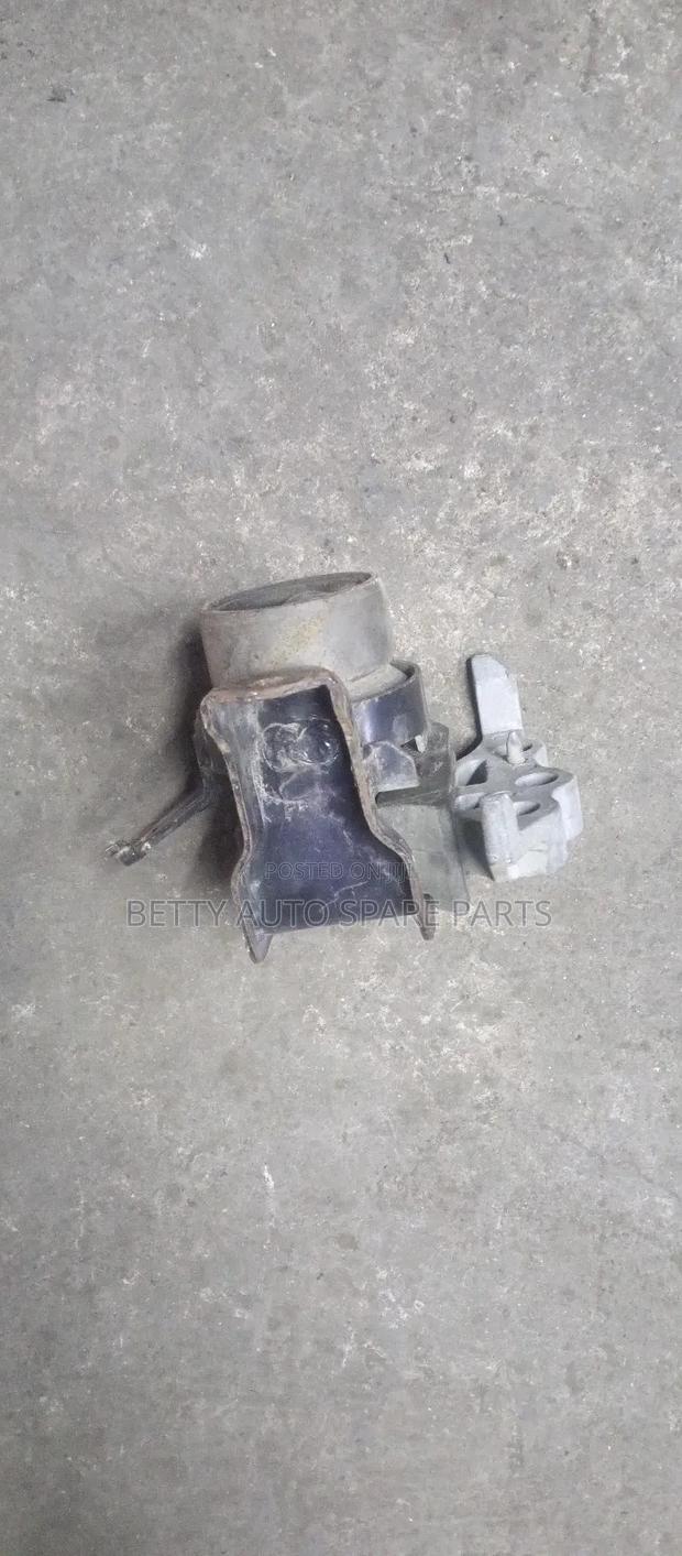 Suzuki Alto Engine Mountain - thumbnail 2