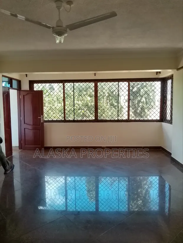 3bdrm Apartment in Beach Road Estate, Nyali for rent