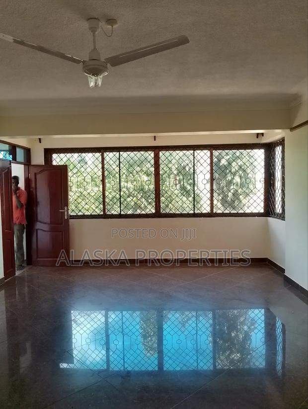 3bdrm Apartment in Beach Road Estate, Nyali for rent - thumbnail 3