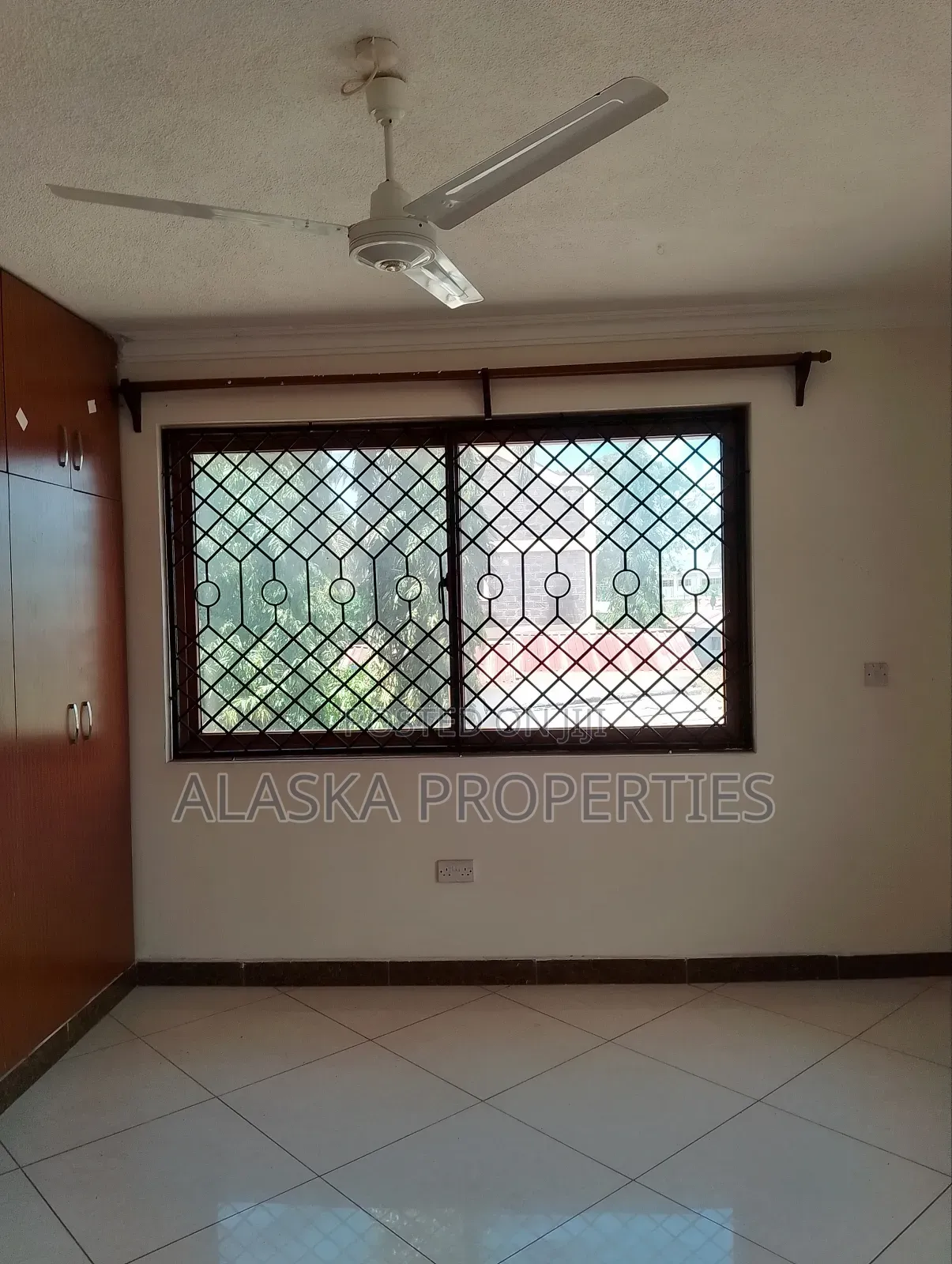 3bdrm Apartment in Beach Road Estate, Nyali for rent