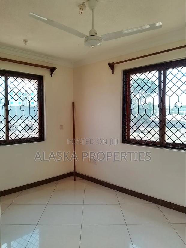 3bdrm Apartment in Beach Road Estate, Nyali for rent - thumbnail 11