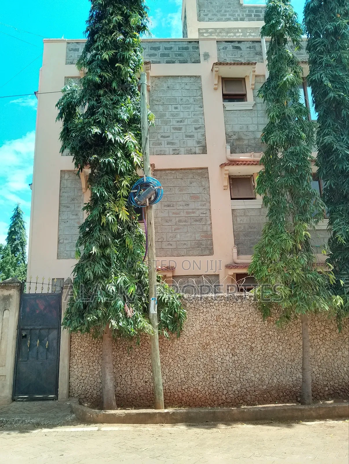 3bdrm Apartment in Beach Road Estate, Nyali for rent