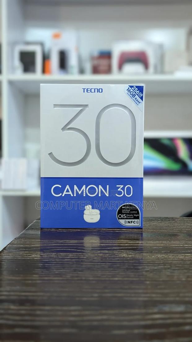 New Tecno Camon 30 256 GB White - main view