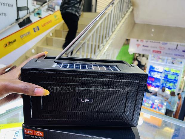 Good Bass Portable Bluetooth Speaker. - thumbnail 13