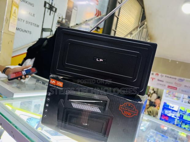 Good Bass Portable Bluetooth Speaker. - thumbnail 8