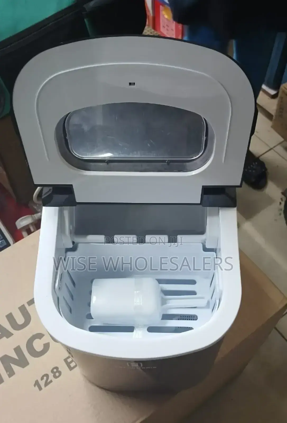Small Refrigerator Cube Making Machine Available