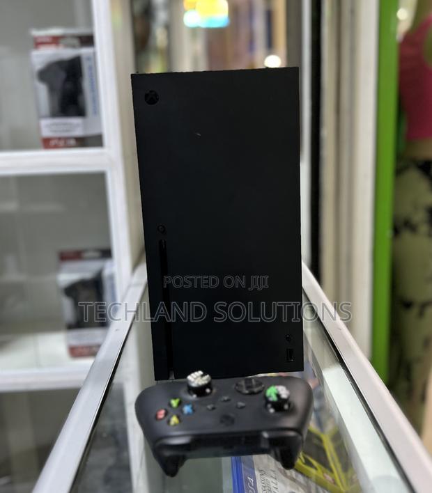 Ex Uk Xbox Series X Console - thumbnail 2