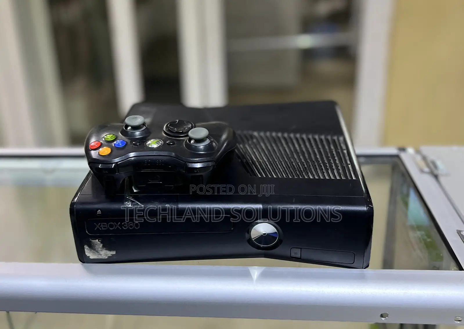 Chippped Xbox 360 Pad