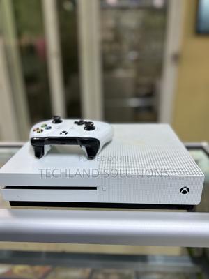 Xbox One S - main view