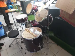 Tama 5 Piece Professional Drum Set