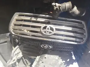 Ex Japan Land Cruiser 100 Series Grill