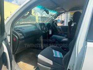Toyota Land Cruiser 4.0 V6 DSL 2014 White