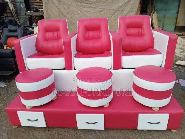 Pedicure Seat - thumbnail 2