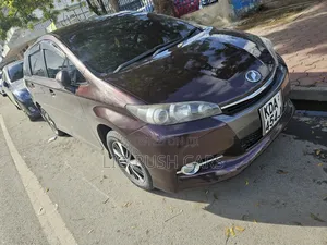 Toyota Wish 2013