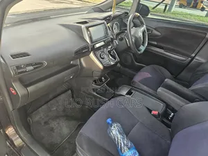 Toyota Wish 2013