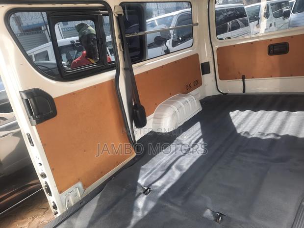 Toyota HiAce 2017 White - thumbnail 9