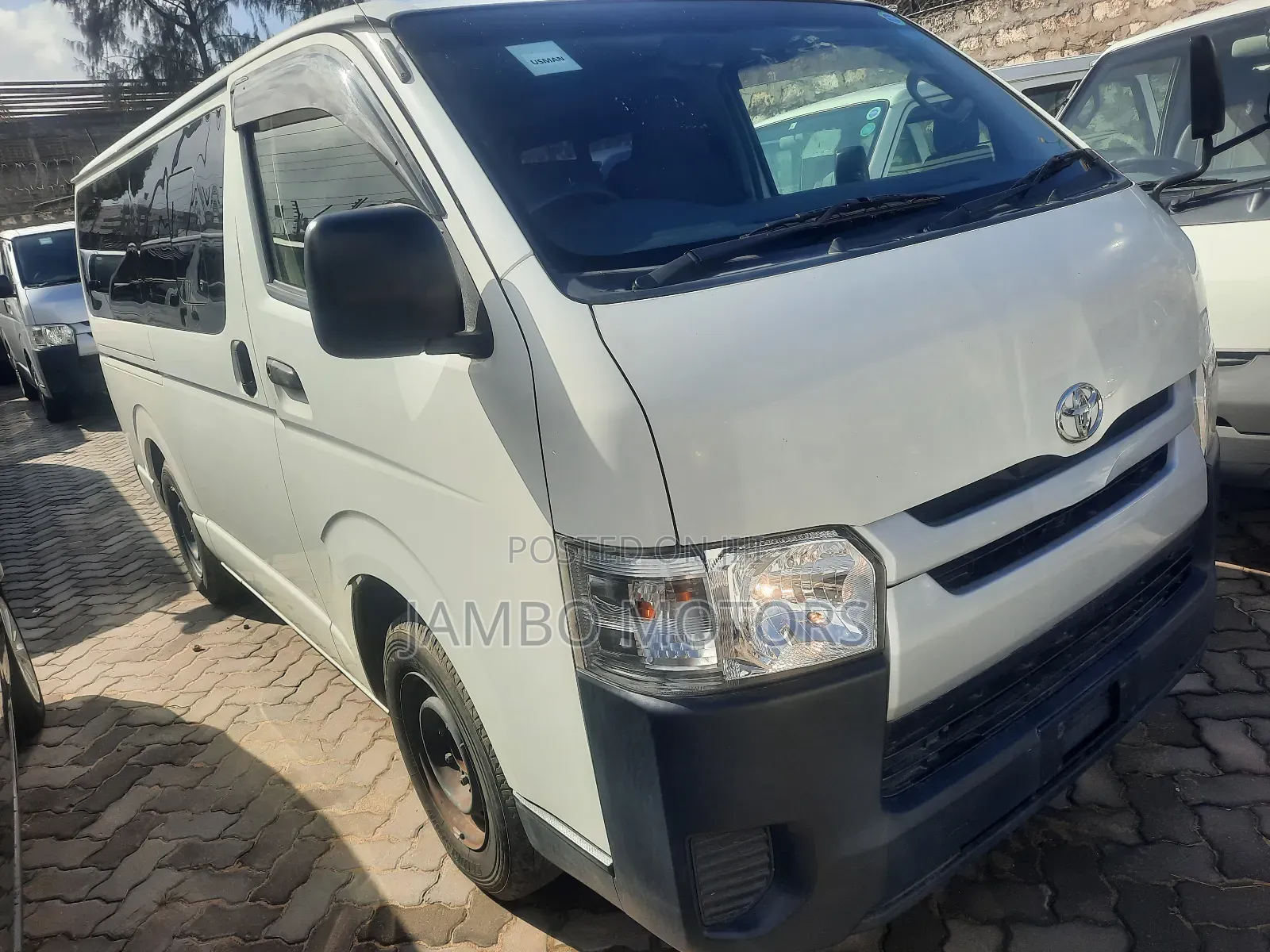 Toyota HiAce 2017 White