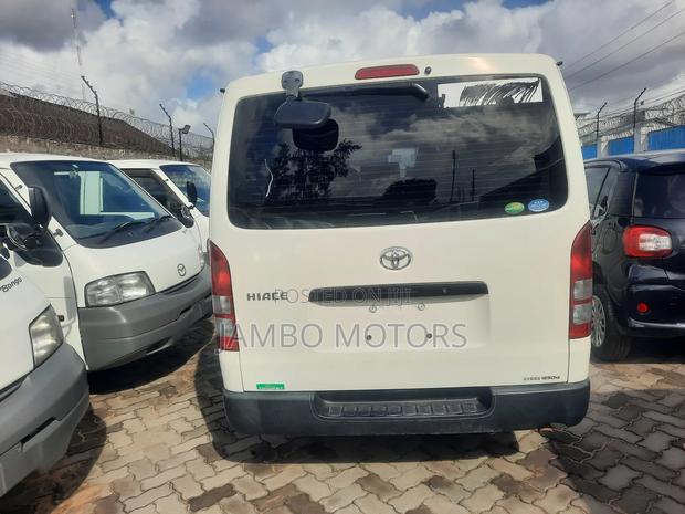Toyota HiAce 2017 White - thumbnail 14