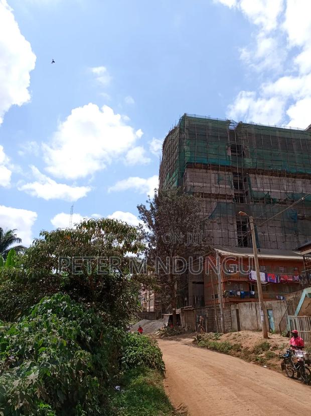 Kiamumbi Pime 100*100, Title
