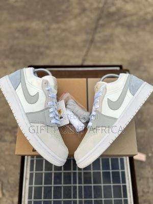 Air Jordan 1 Unisex Sneakers - thumbnail 2