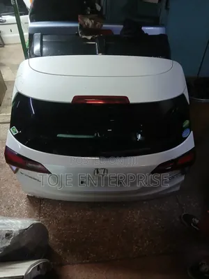 Honda Vezel Tailgate Very Clean at 