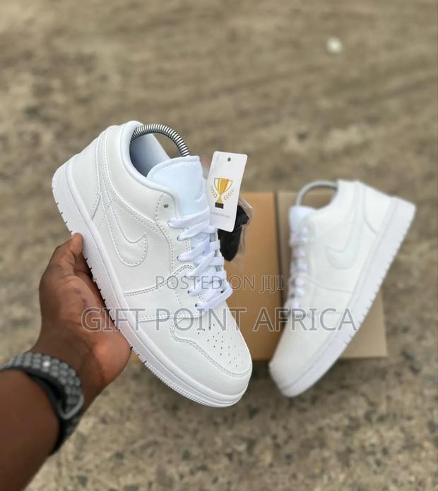 White Air Jordan 1 Unisex Sneakers - thumbnail 2