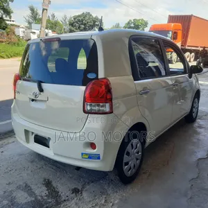 Toyota Porte 1.3 FWD 2017 Beige
