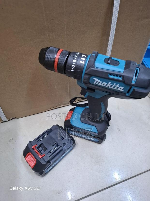 Makita 36 v Cordless Drill - thumbnail 3