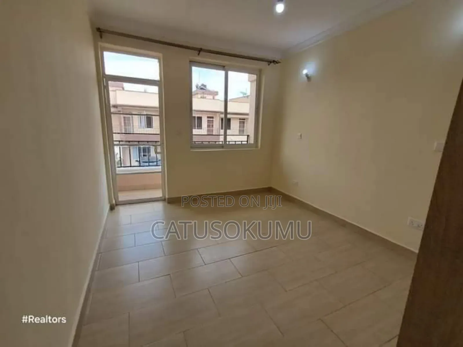 4bdrm Maisonette in Gateway Mall Area for rent