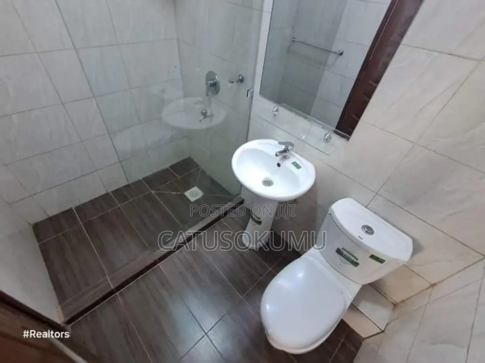 4bdrm Maisonette in Gateway Mall Area for rent