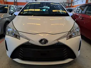 Toyota Vitz 1.3 AWD 5dr 2017 White