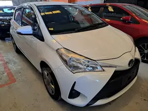Toyota Vitz 1.3 AWD 5dr 2017 White