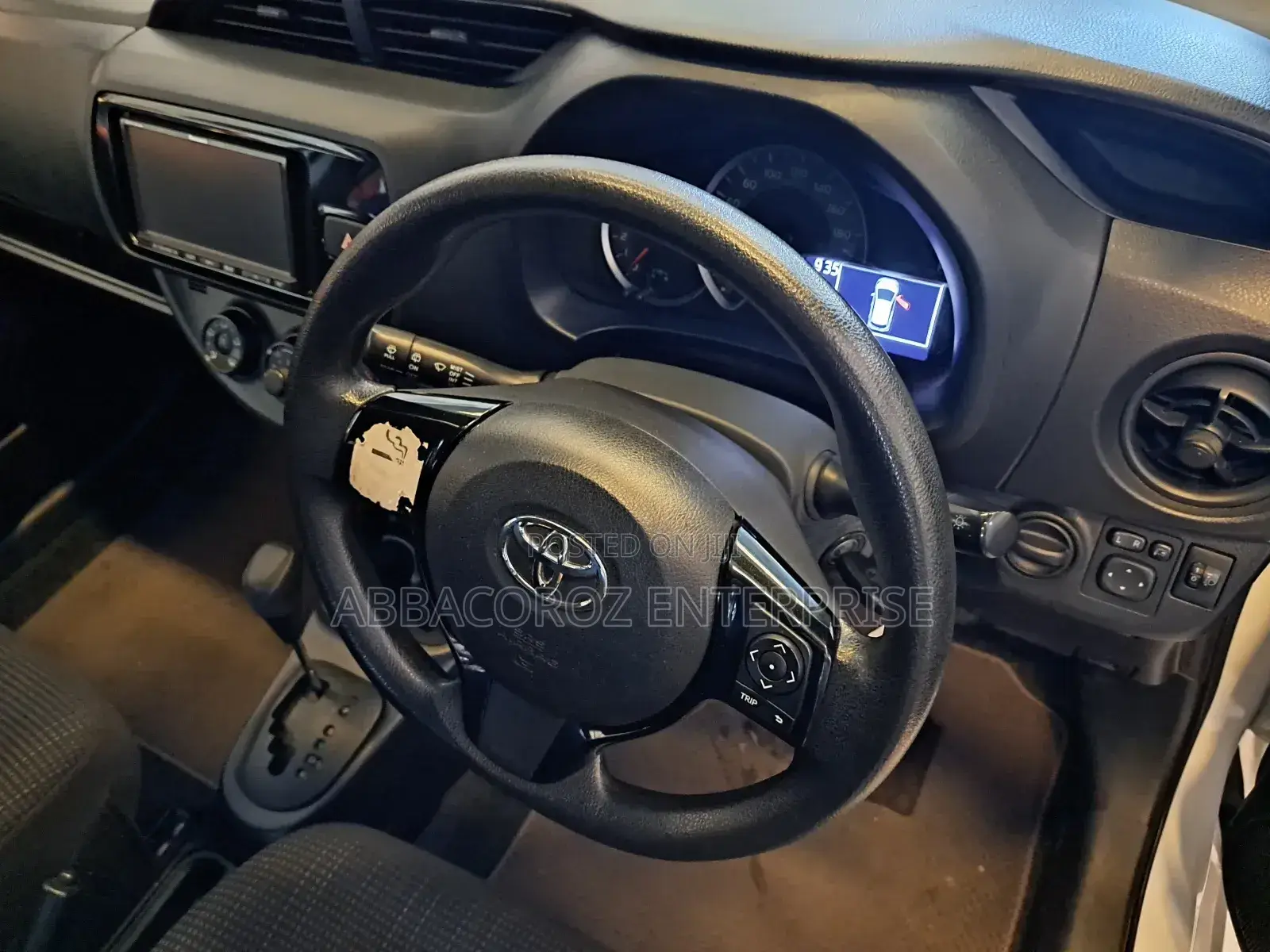 Toyota Vitz 1.3 AWD 5dr 2017 White