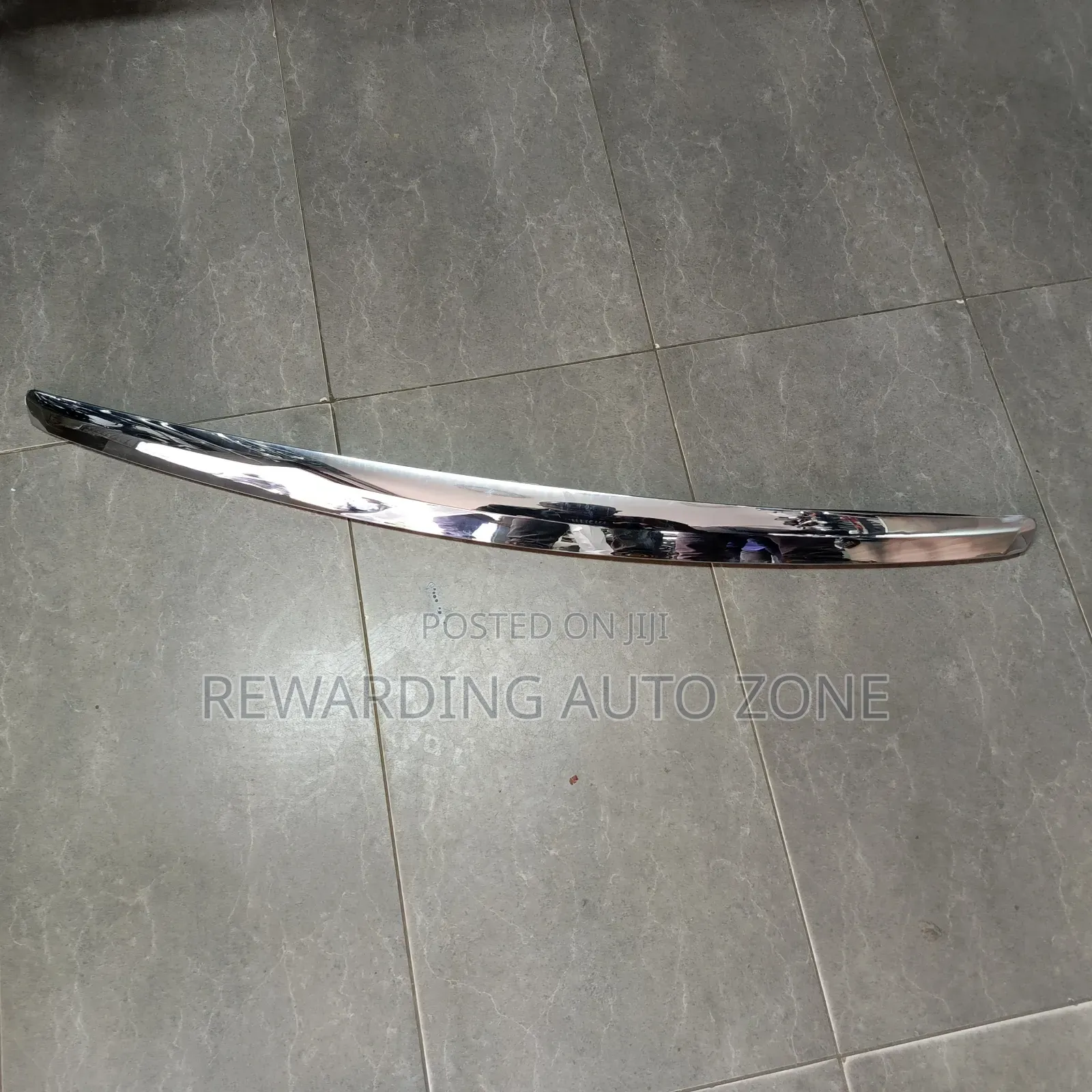 Nissan Sylphy (Blue Bad)2008 Bonnet Chrome.