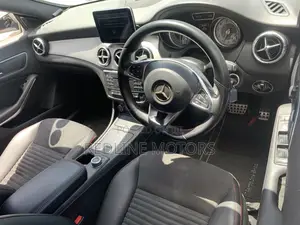 Mercedes-Benz CLA-Class CLA 220 4MATIC Sedan 2016 Pearl