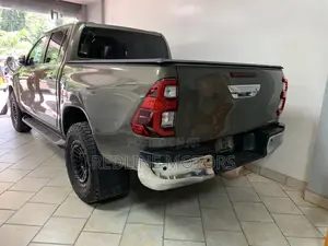 Toyota Hilux 2021 Green