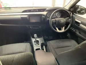 Toyota Hilux 2021 Green