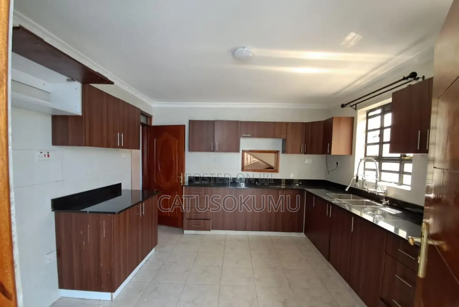 5bdrm Maisonette in Viraj Area for rent