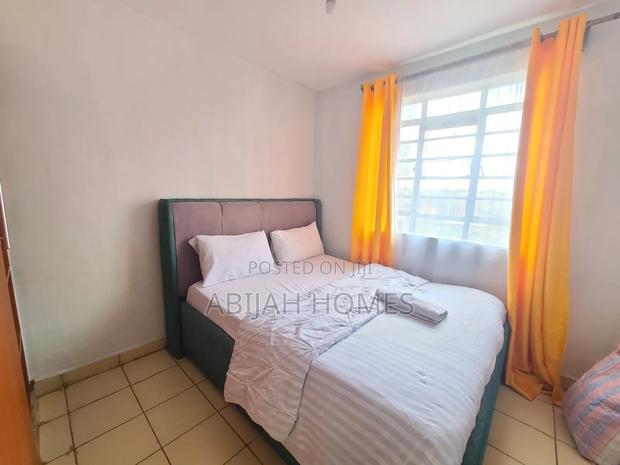 Fully Furnished Airbnb (Parking, Wi-Fi, Netflix) - thumbnail 3