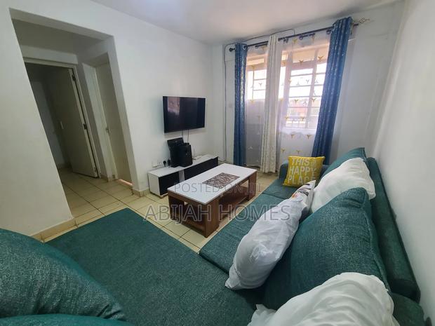 Fully Furnished Airbnb (Parking, Wi-Fi, Netflix) - thumbnail 2