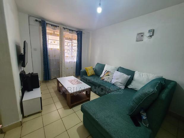 Fully Furnished Airbnb (Parking, Wi-Fi, Netflix) - thumbnail 4