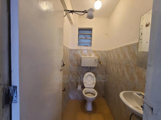 Fully Furnished Airbnb (Parking, Wi-Fi, Netflix) - thumbnail 5