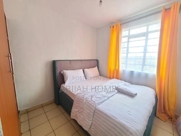 Fully Furnished Airbnb (Parking, Wi-Fi, Netflix) - thumbnail 7