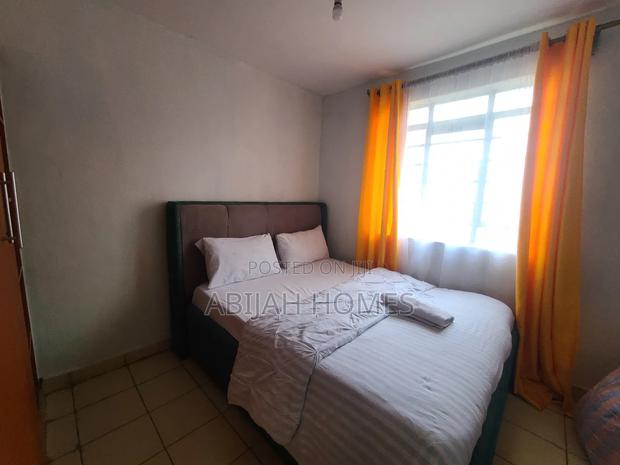 Fully Furnished Airbnb (Parking, Wi-Fi, Netflix) - thumbnail 8