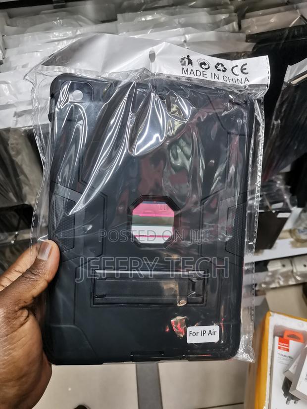 Ultimate Hard Case iPad Air 2020 / 2022 Black - main view