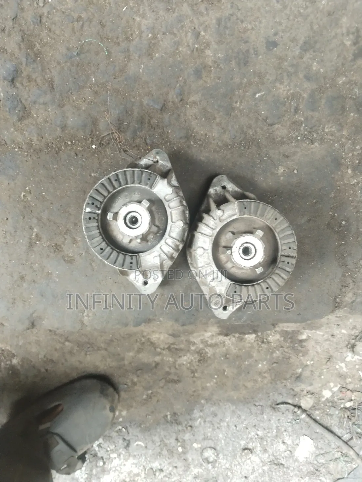 Mercedes Benz W212 Engine Mounts.