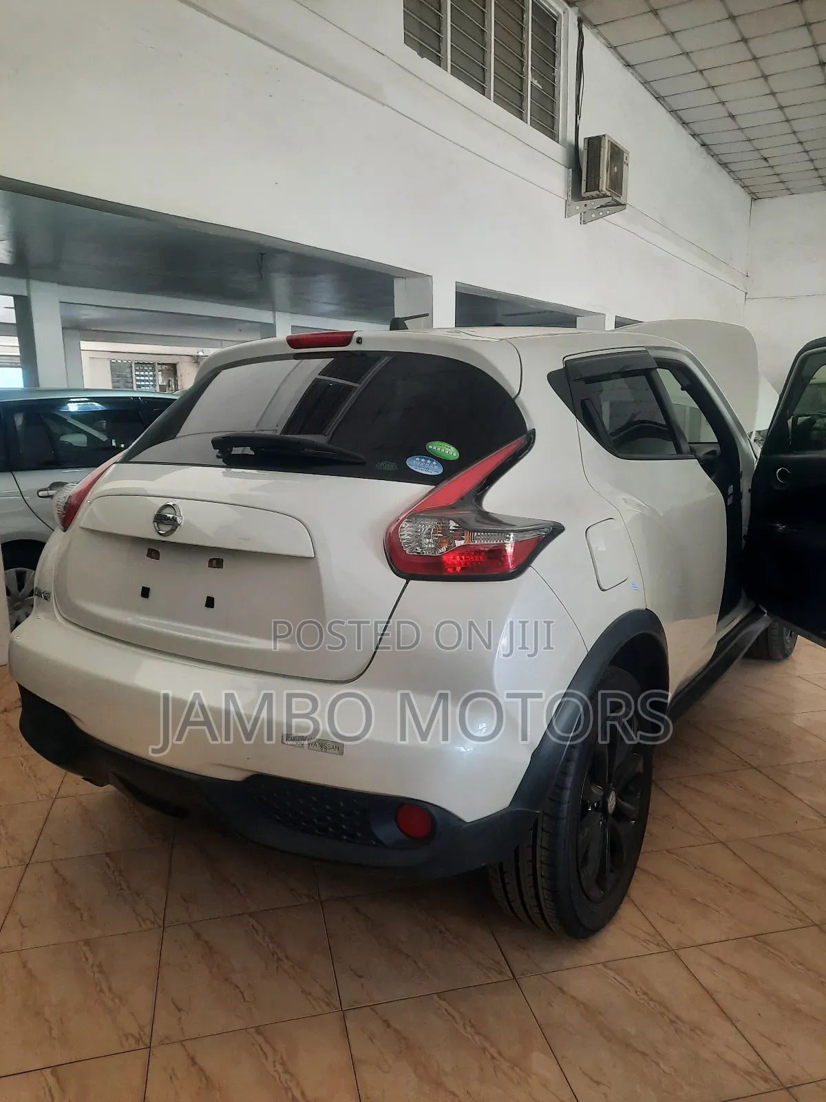 Nissan Juke S FWD 2017 White