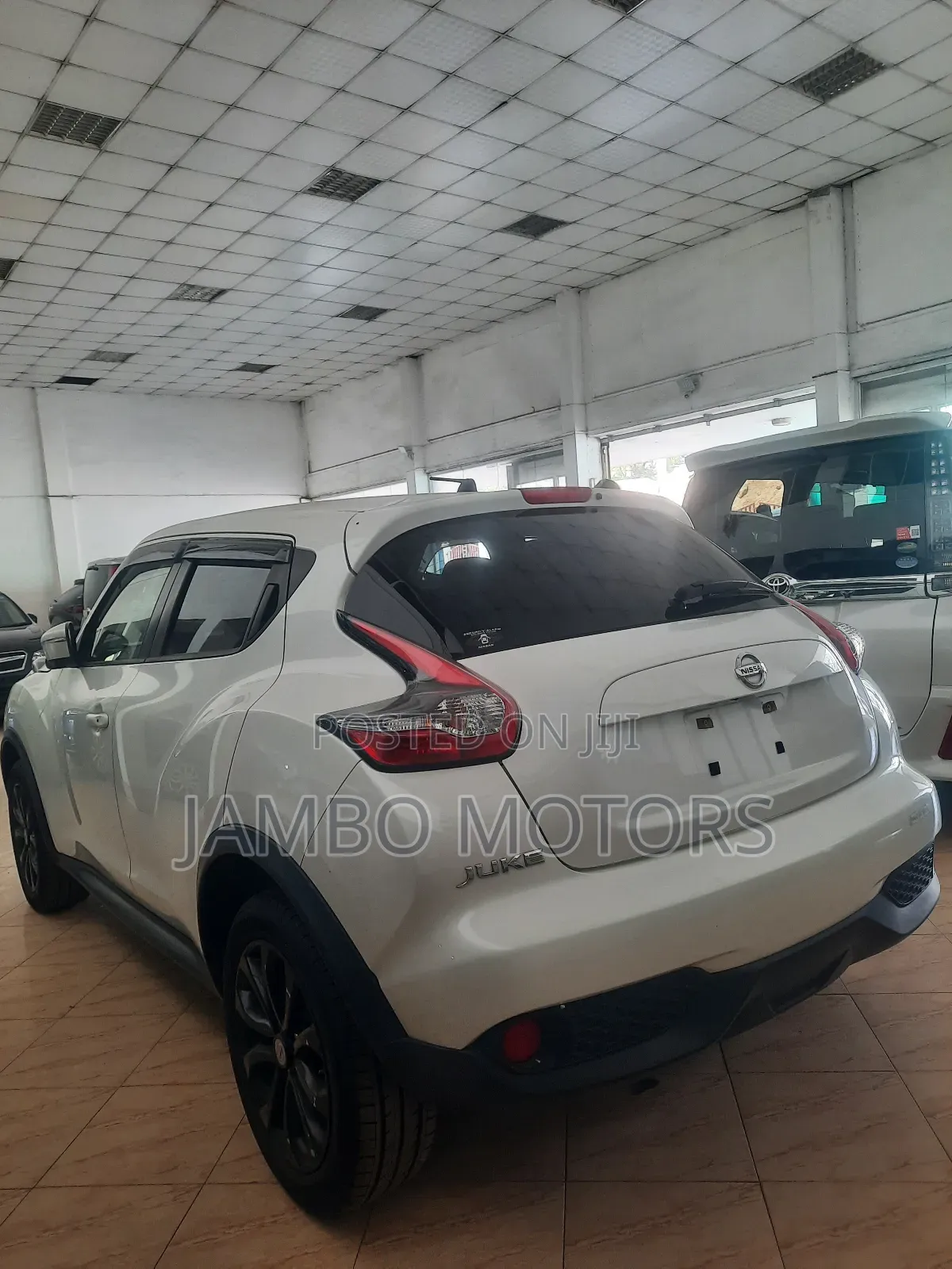 Nissan Juke S FWD 2017 White