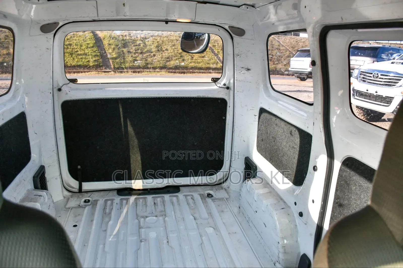 Nissan NV200 2018 White