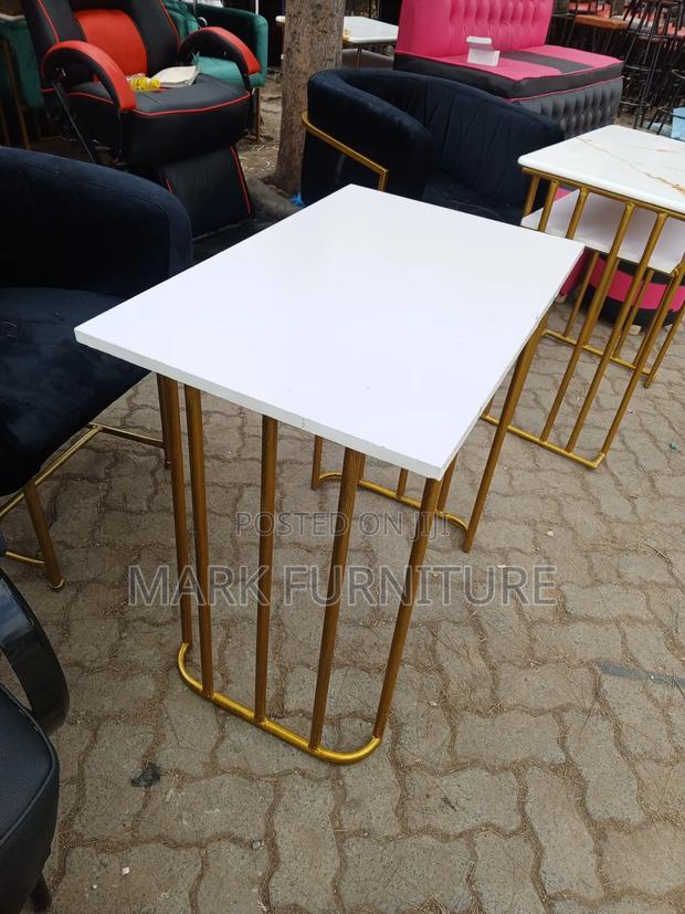 Manicure Table